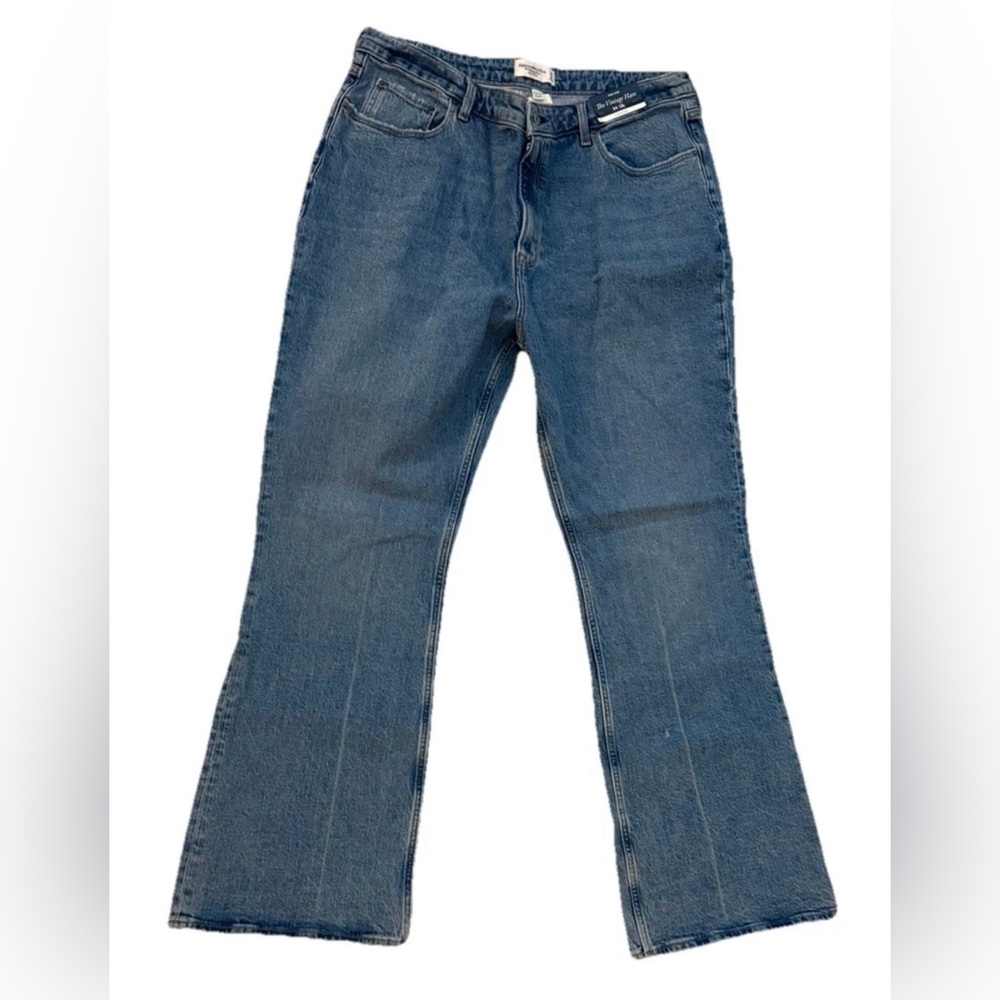 NWT Abercrombie & Fitch Women’s The Vintage Flare Blue Jeans Size 34 Long